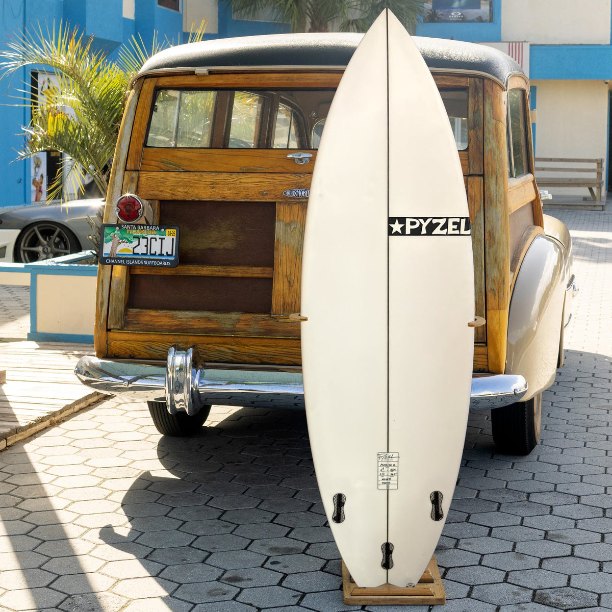 Pyzel Pyzalien II 5'8 Used Surfboard - FCS II