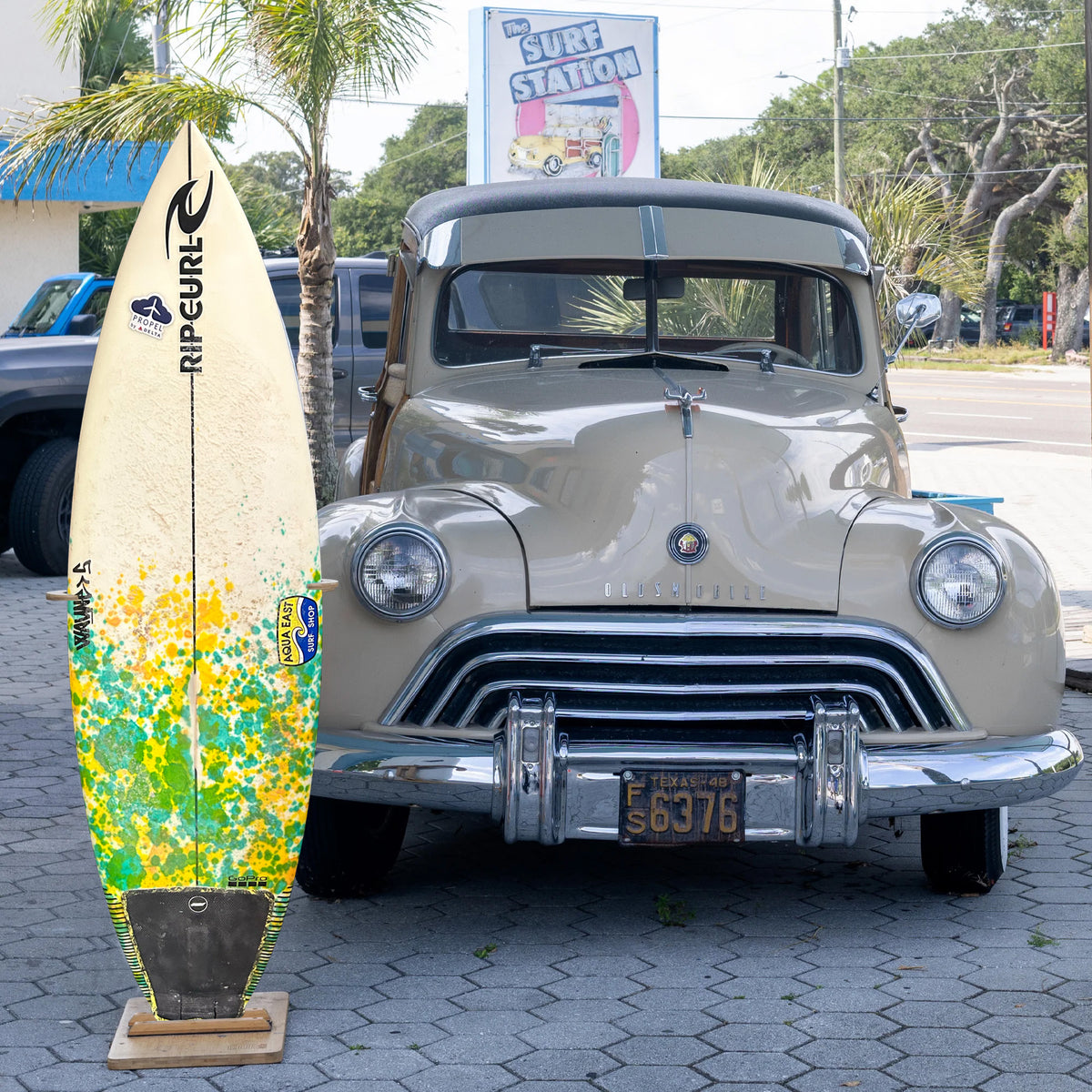 Wayne 5'7 Used Surfboard - FCS II