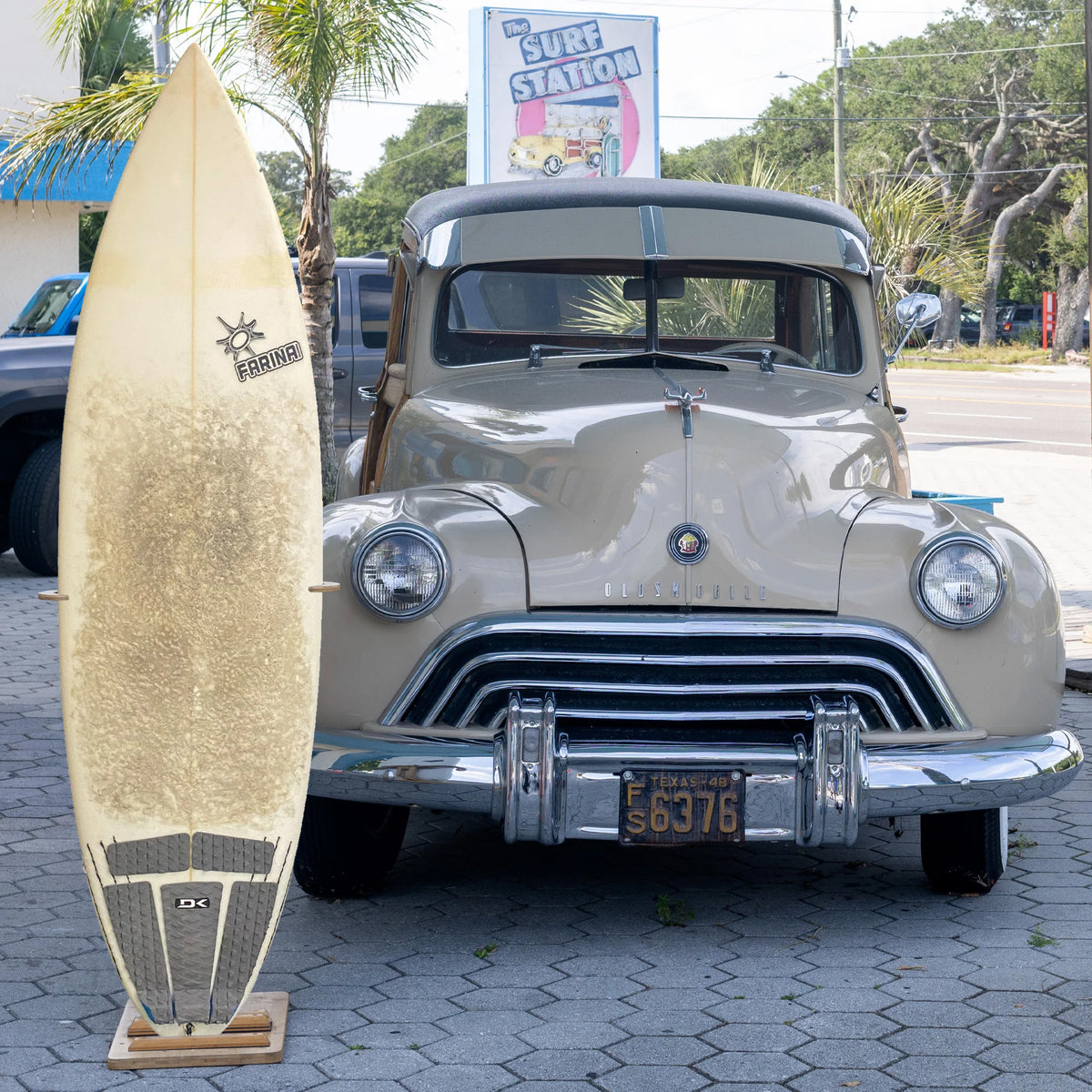 Farina Handcrafted 5'10 Consignment Surfboard - Futures
