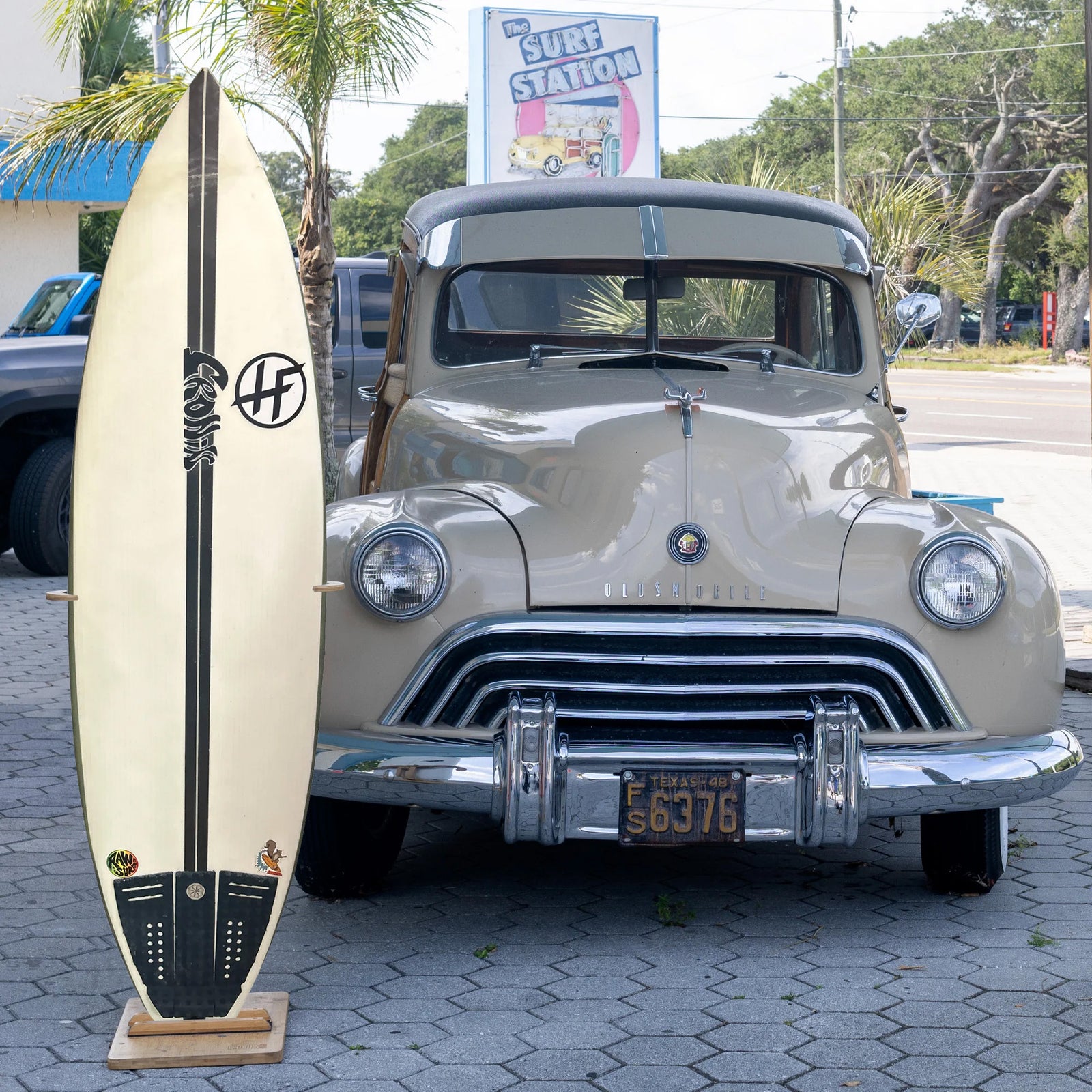 Cronin 5'10 Used Surfboard - Futures