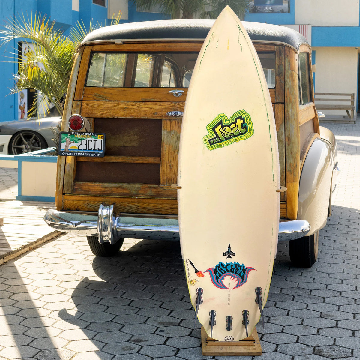 Lost 5'8 Consignment Surfboard - FCS II