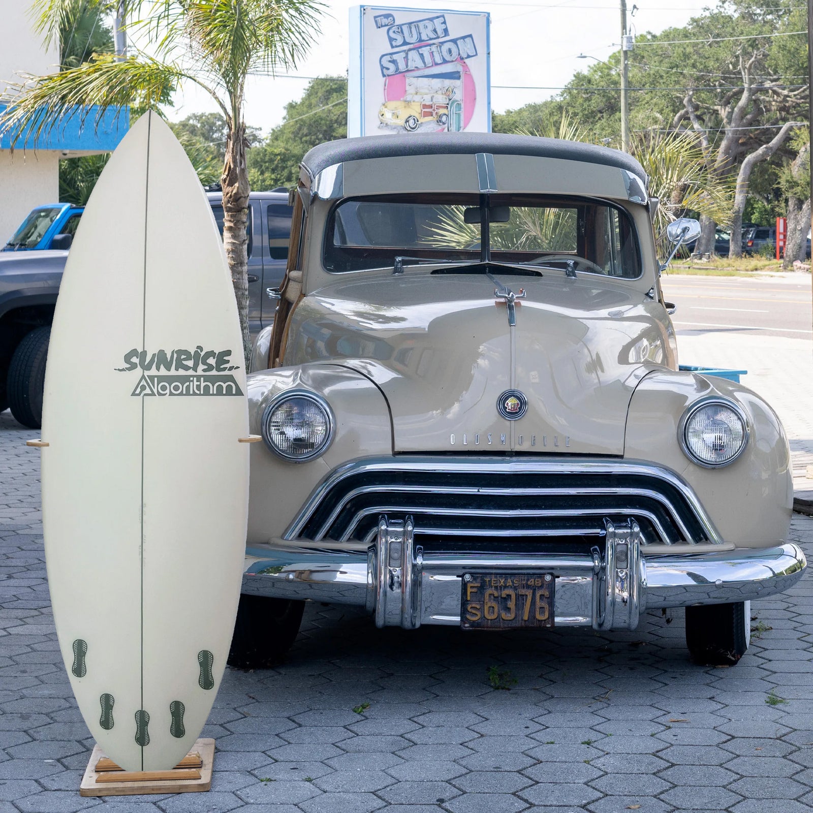 Algorithm 5'6 Consignment Surfboard - FCS II