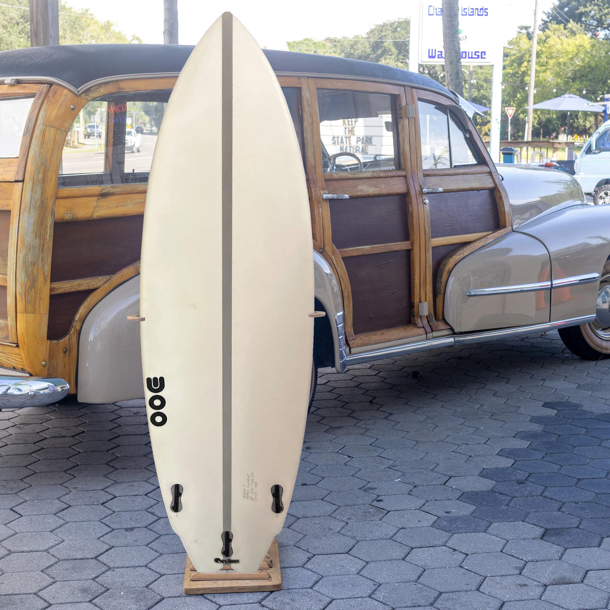Woo Shapes 5'8 Consignment Surfboard - FCS II