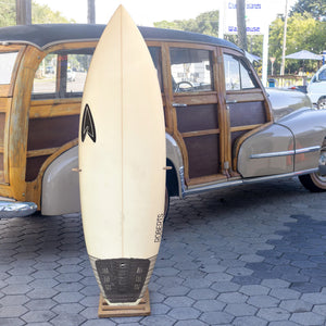 Roberts 5'10 Consignment Surfboard - Futures