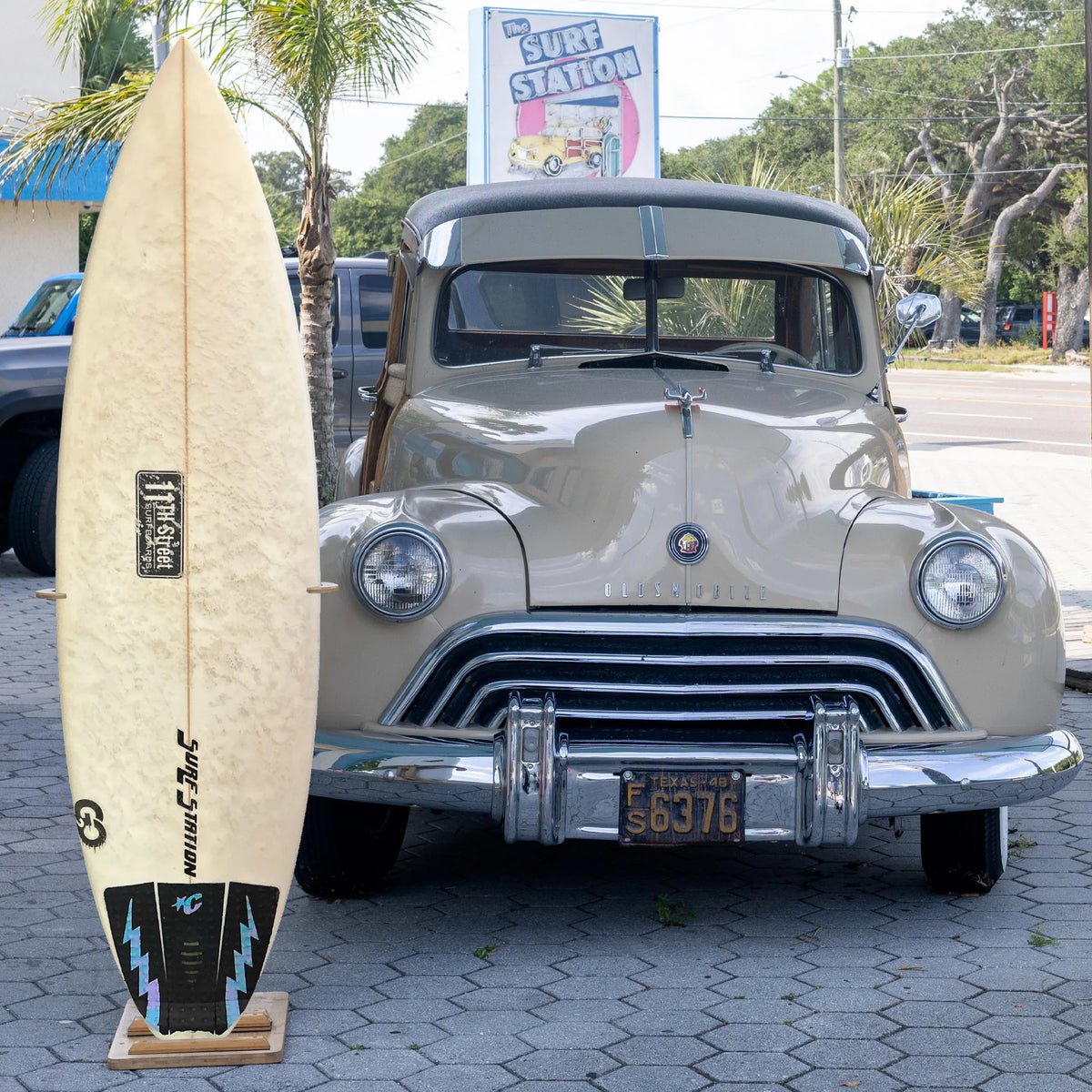 11th Street Surfboards Go2 5'11 Consignment Surfboard - FCS II