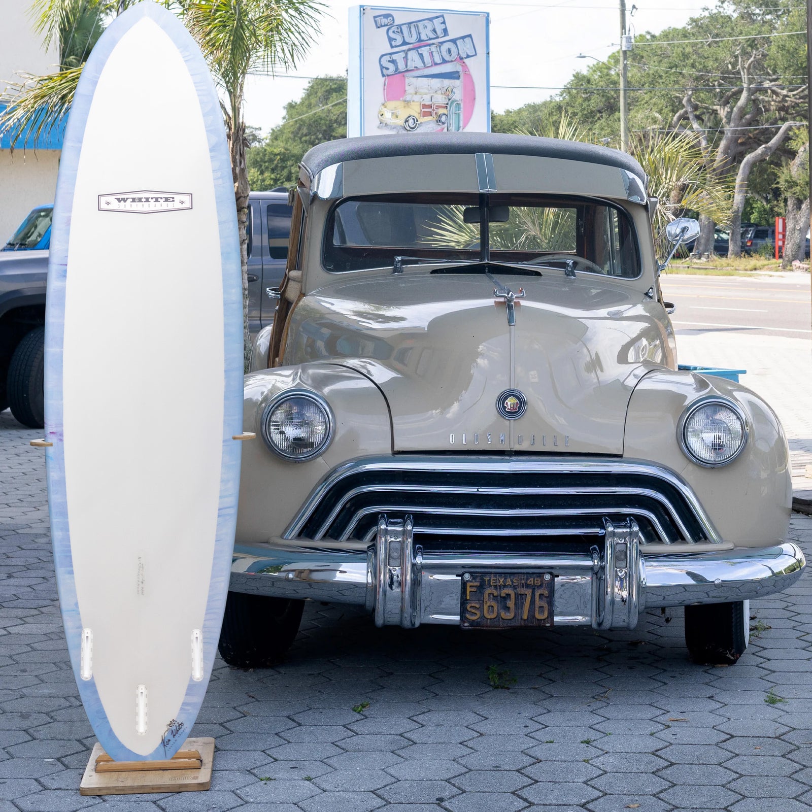 Ken White Mid Twin PU/Poly 7'0 Surfboard - Futures