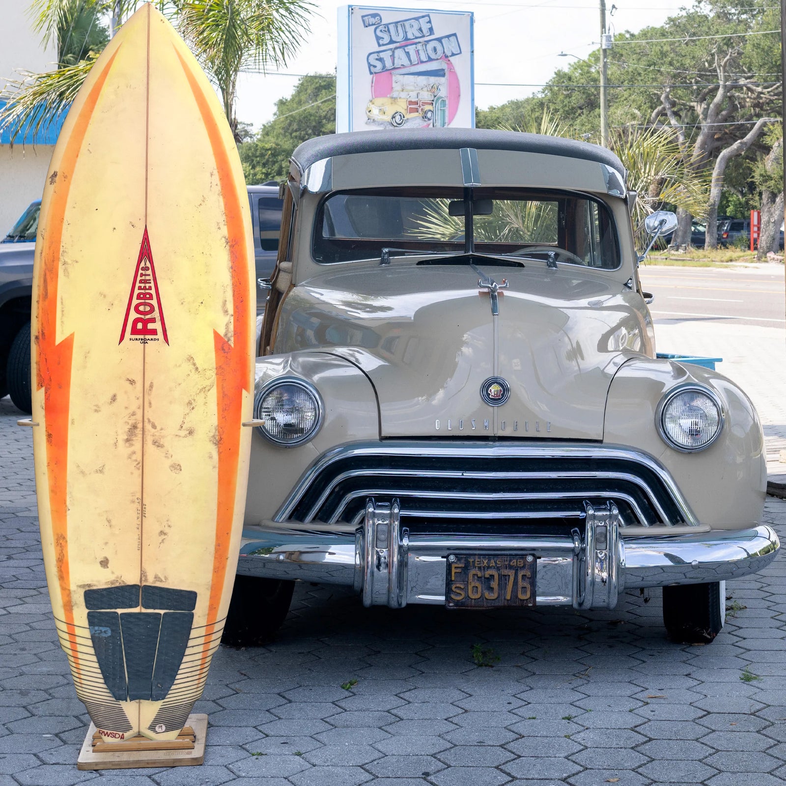 Roberts Surfboards 6'4 Consignment Surfboard - Futures