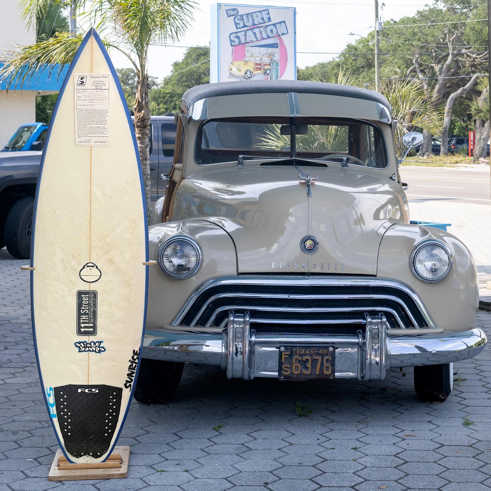 11th Street Surfboards Go2 5'7 Consignment Surfboard - FCS II