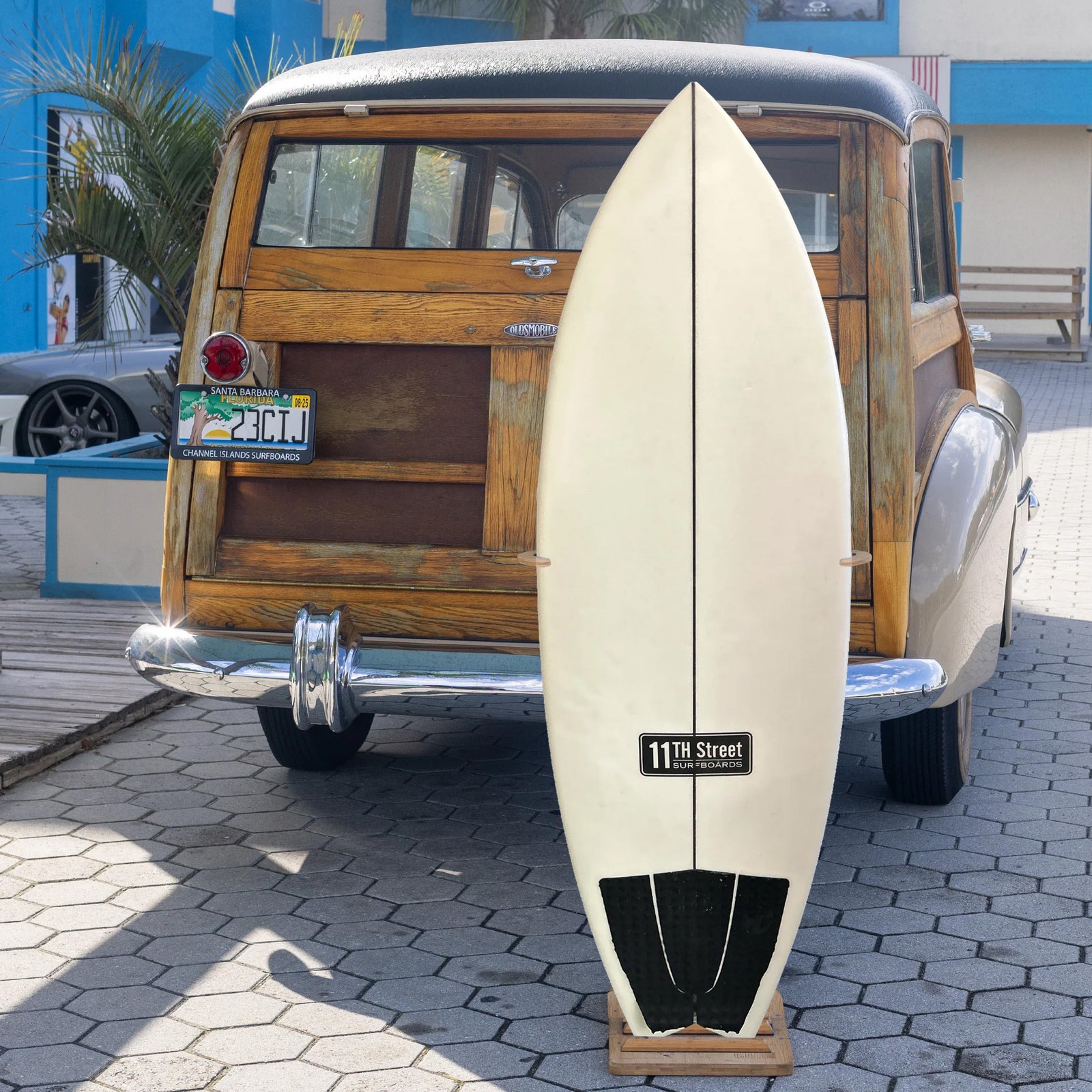 11th Street Surfboards Sub Thief 5'4 Consignment Surfboard - Futures