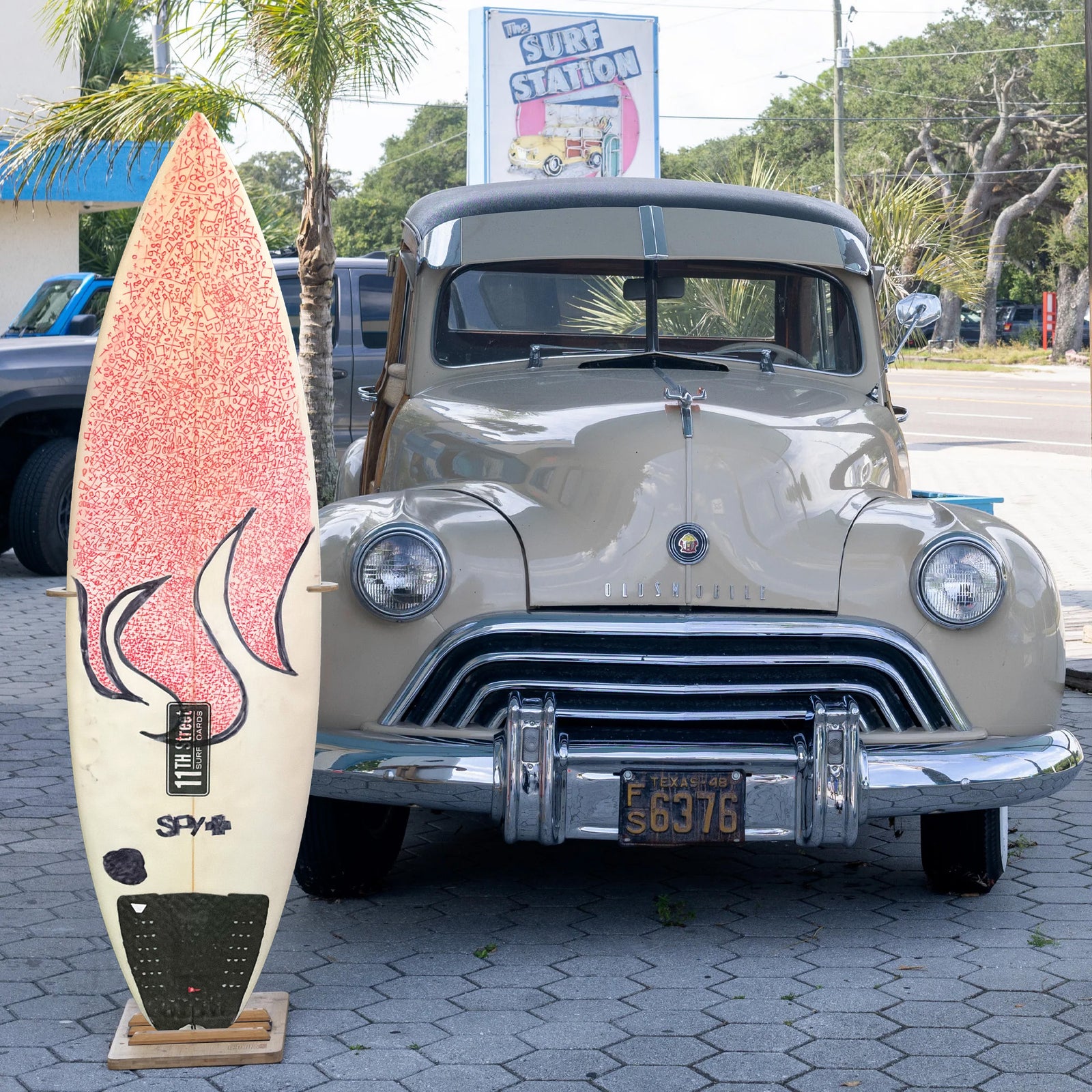 11th Street Surfboards 5'7 Consignment Surfboard - FCS II