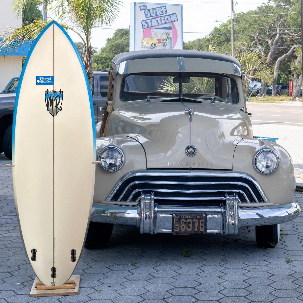 Lost MR Cali Twin 6'1 Consignment Surfboard - FCS II