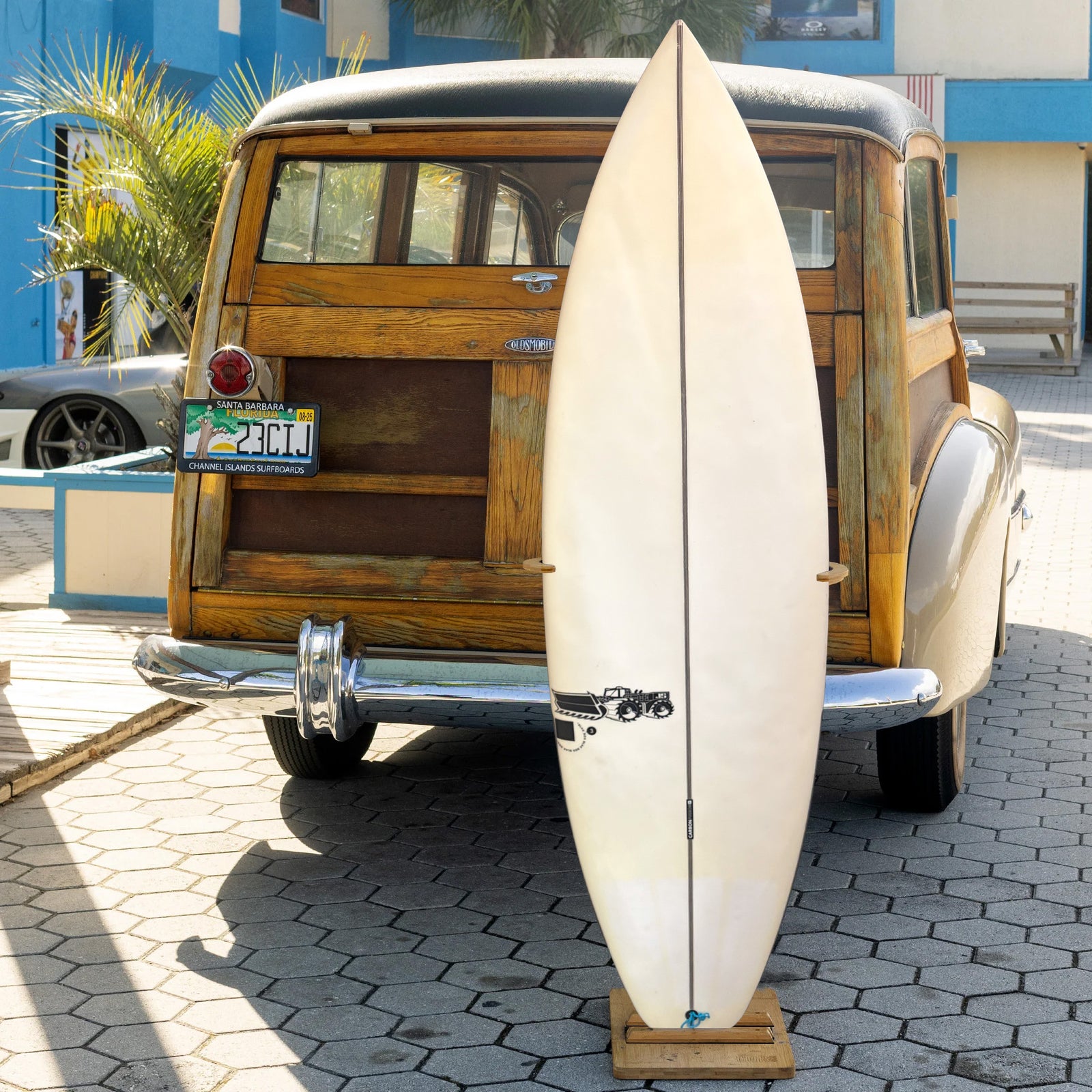 JS Industries 5'10 Consignment Surfboard - FCS II