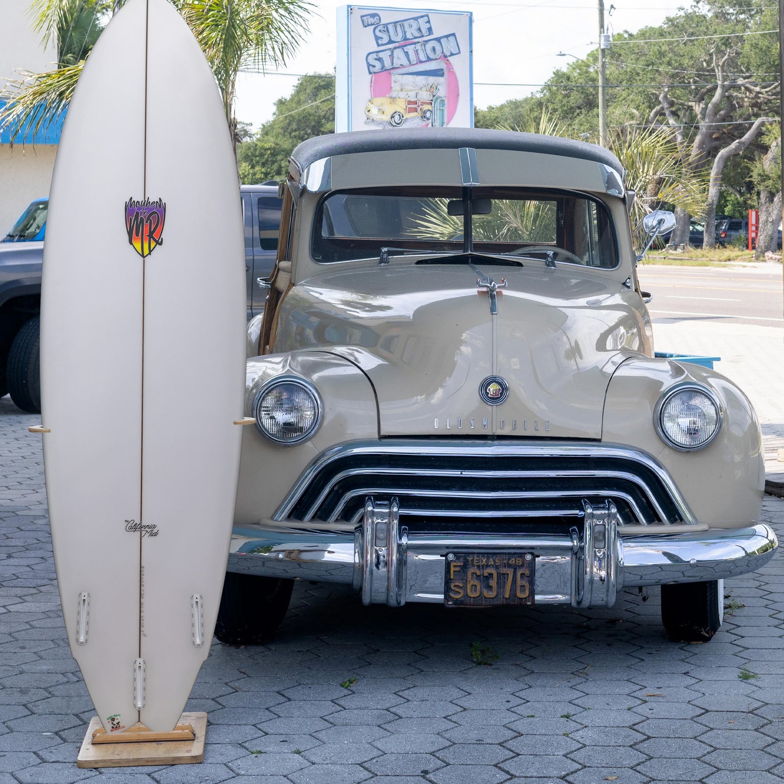 Lost MR California Mid 6'8 Surfboard - Futures