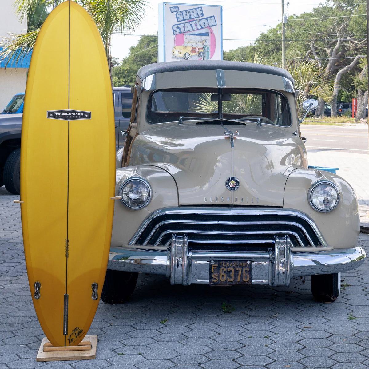 Ken White Mid Length 6'10 Surfboard - FCS II