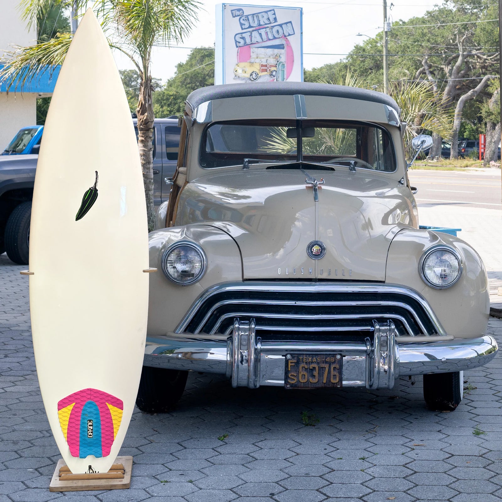 Chilli Surfboards 5'11 FlexLite Consignment Surfboard - FCS