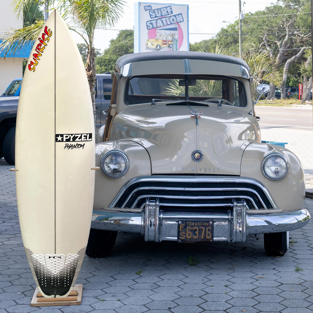 Pyzel Phantom 6'1 Consignment Surfboard - Futures