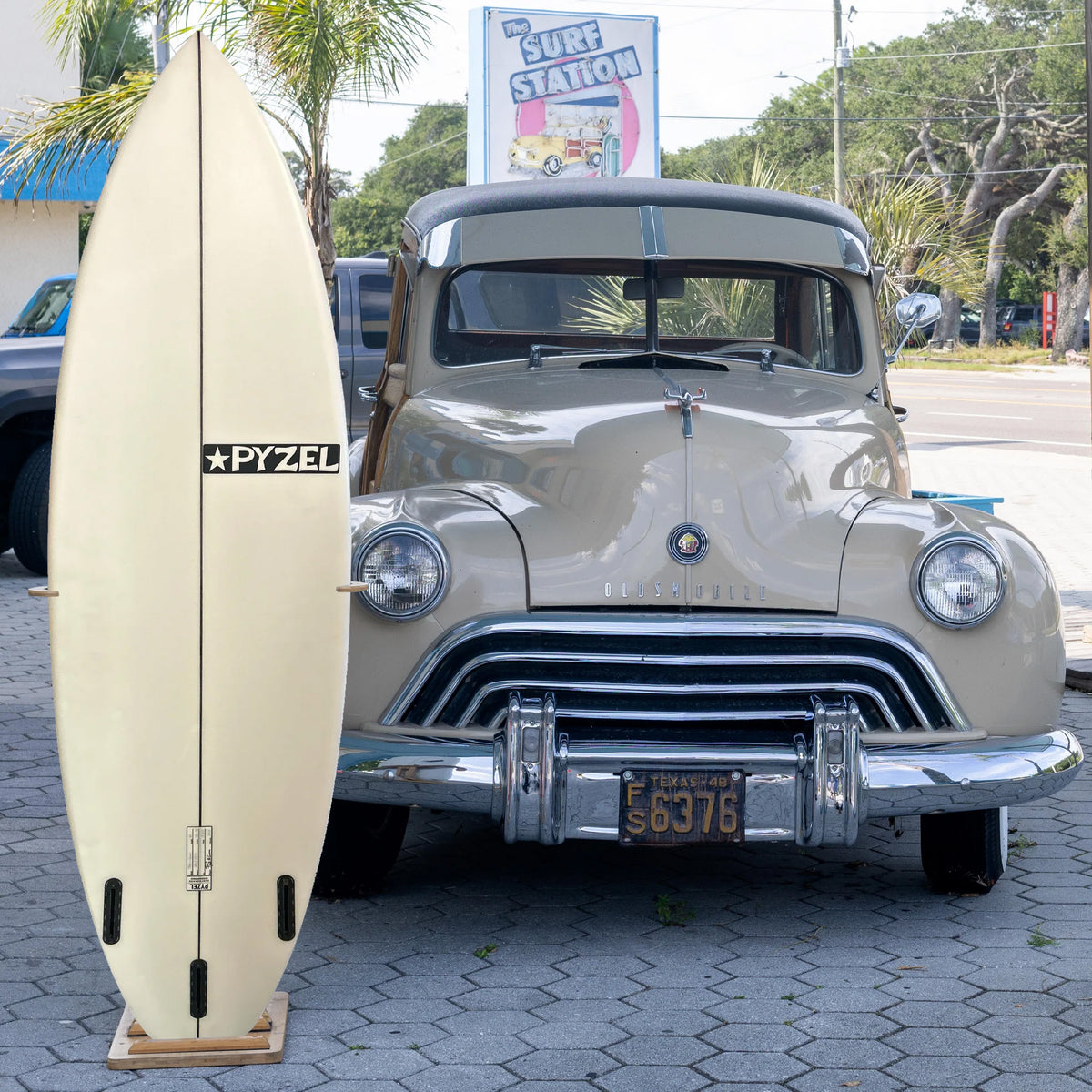 Pyzel Phantom 6'1 Consignment Surfboard - Futures