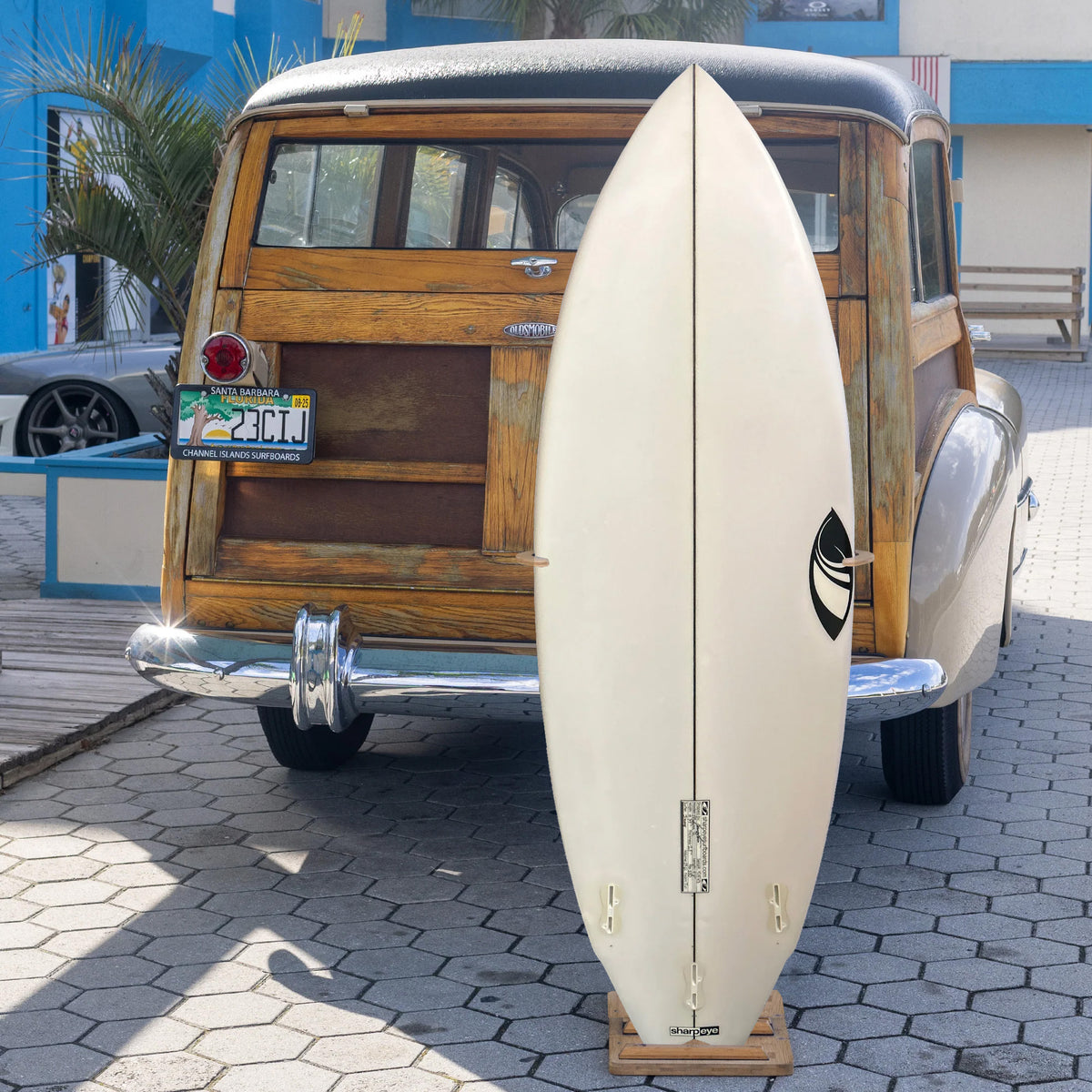 Sharp Eye Modern 2 5'6 Consignment Surfboard - FCS II