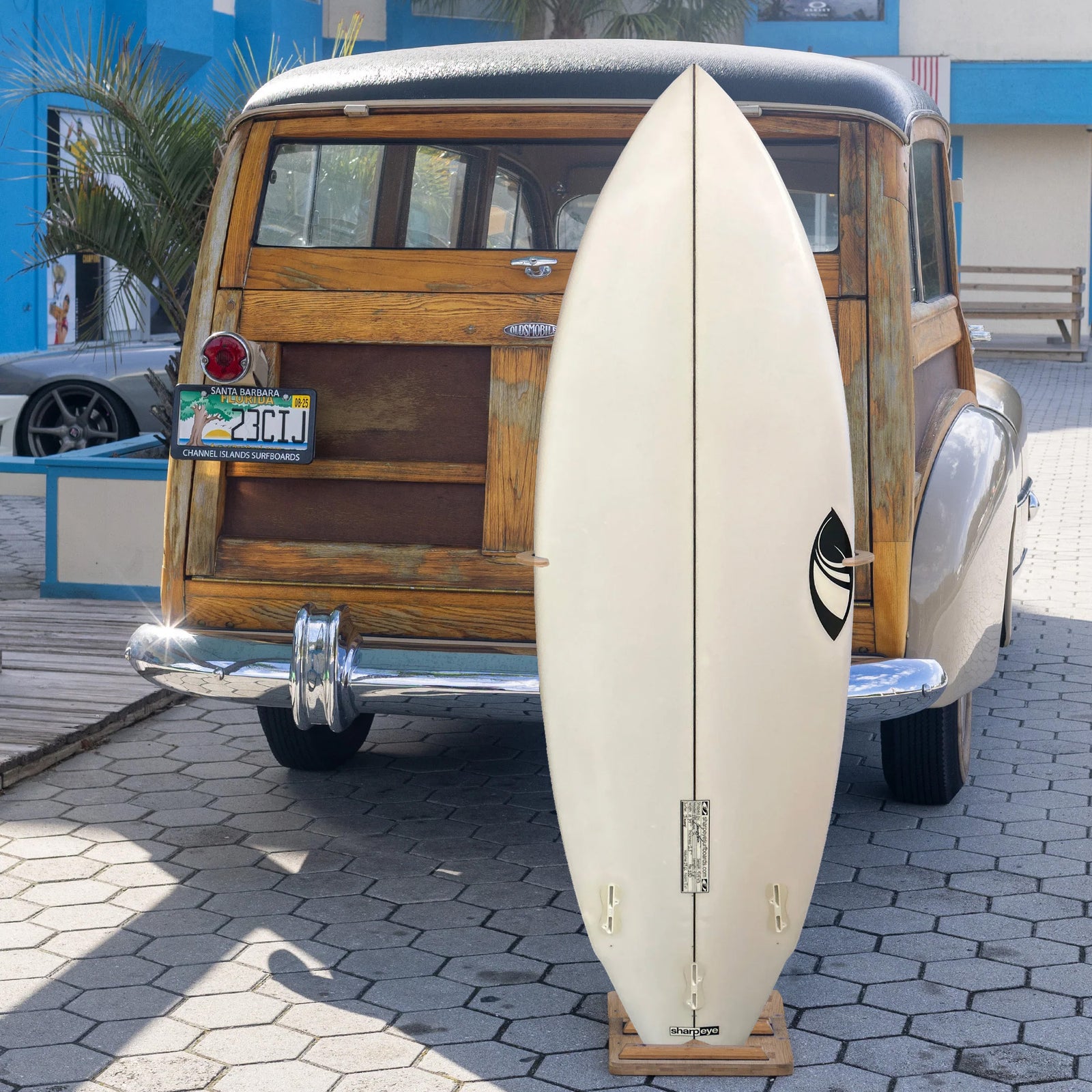Sharp Eye Modern 2 5'6 Consignment Surfboard - FCS II