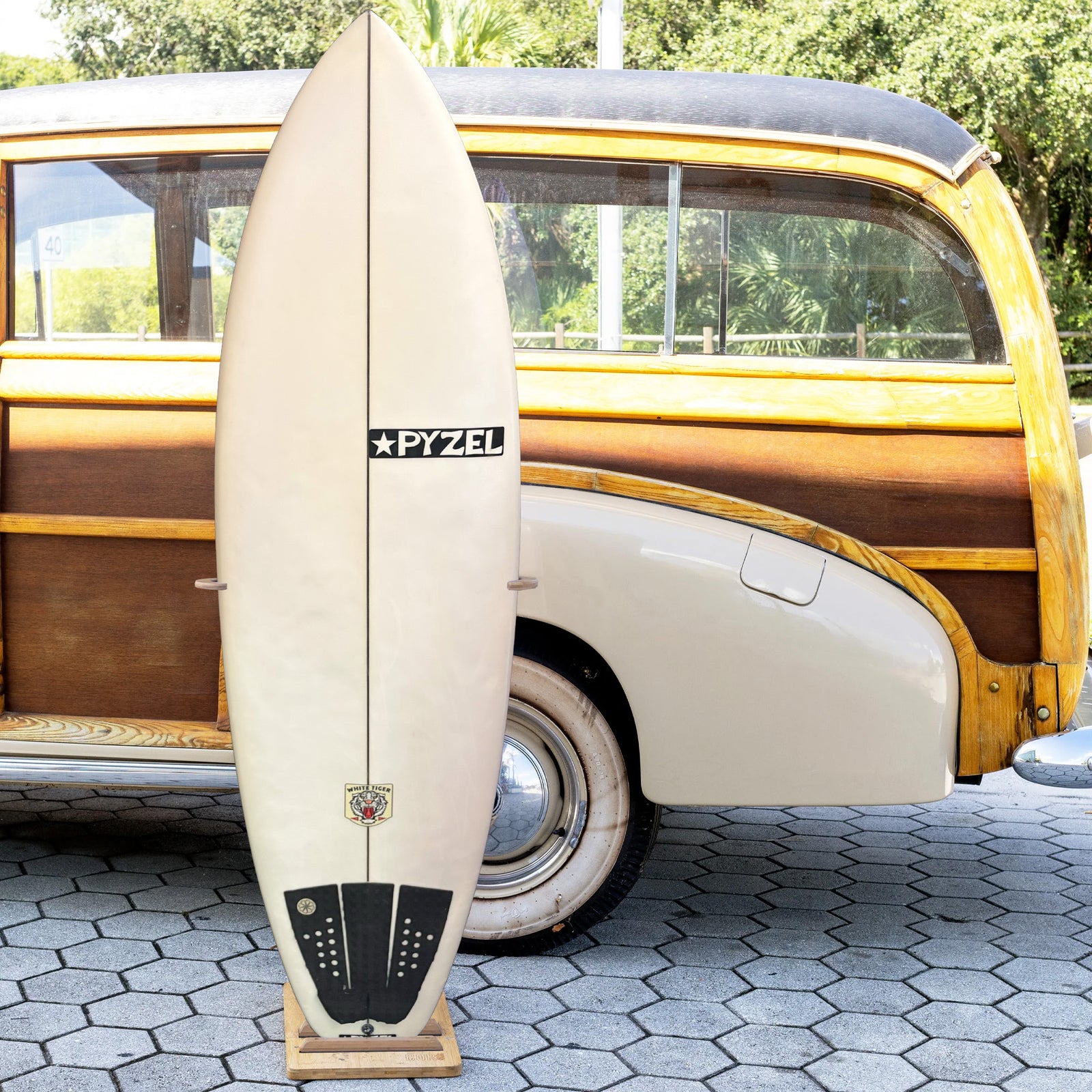 Pyzel White Tiger 6'0 PU/Poly Used Surfboard - Futures