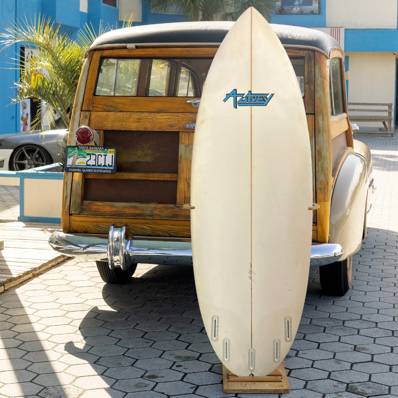 Autrey 5'7 Consignment Surfboard - Futures