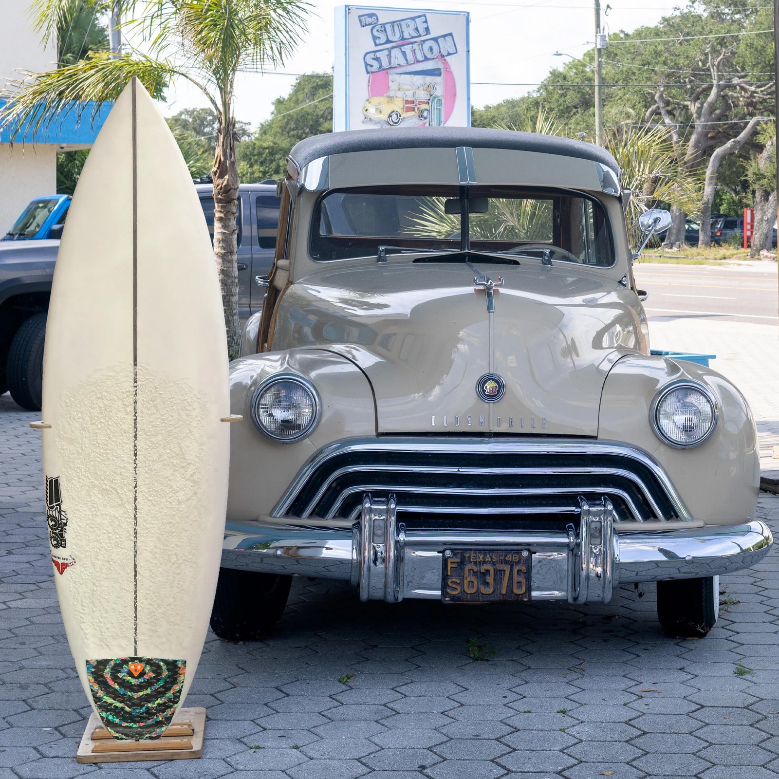 JS Industries Raging Bull 6'0 Consignment Surfboard - FCS II