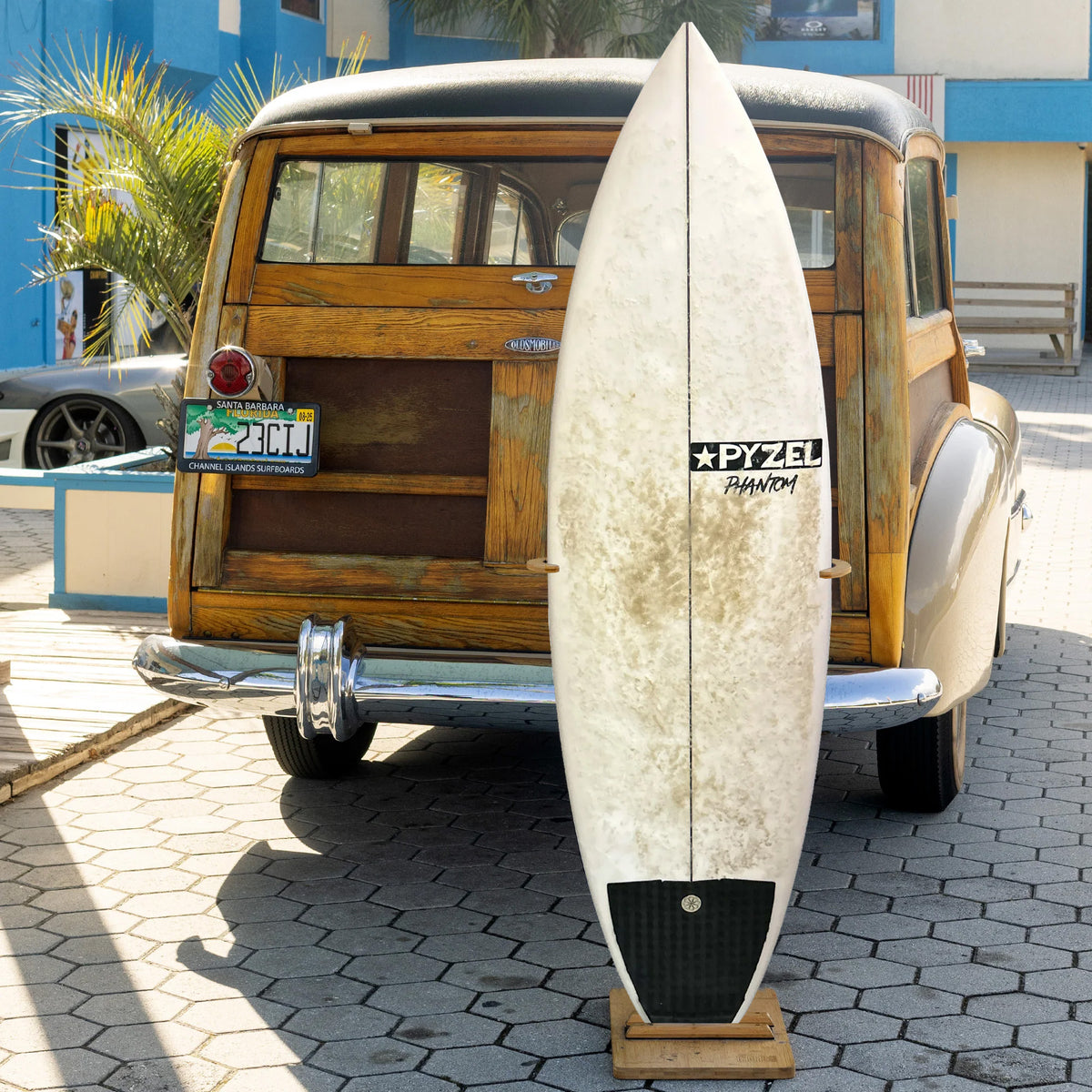 Pyzel Phantom 5'10 Used Surfboard - Futures