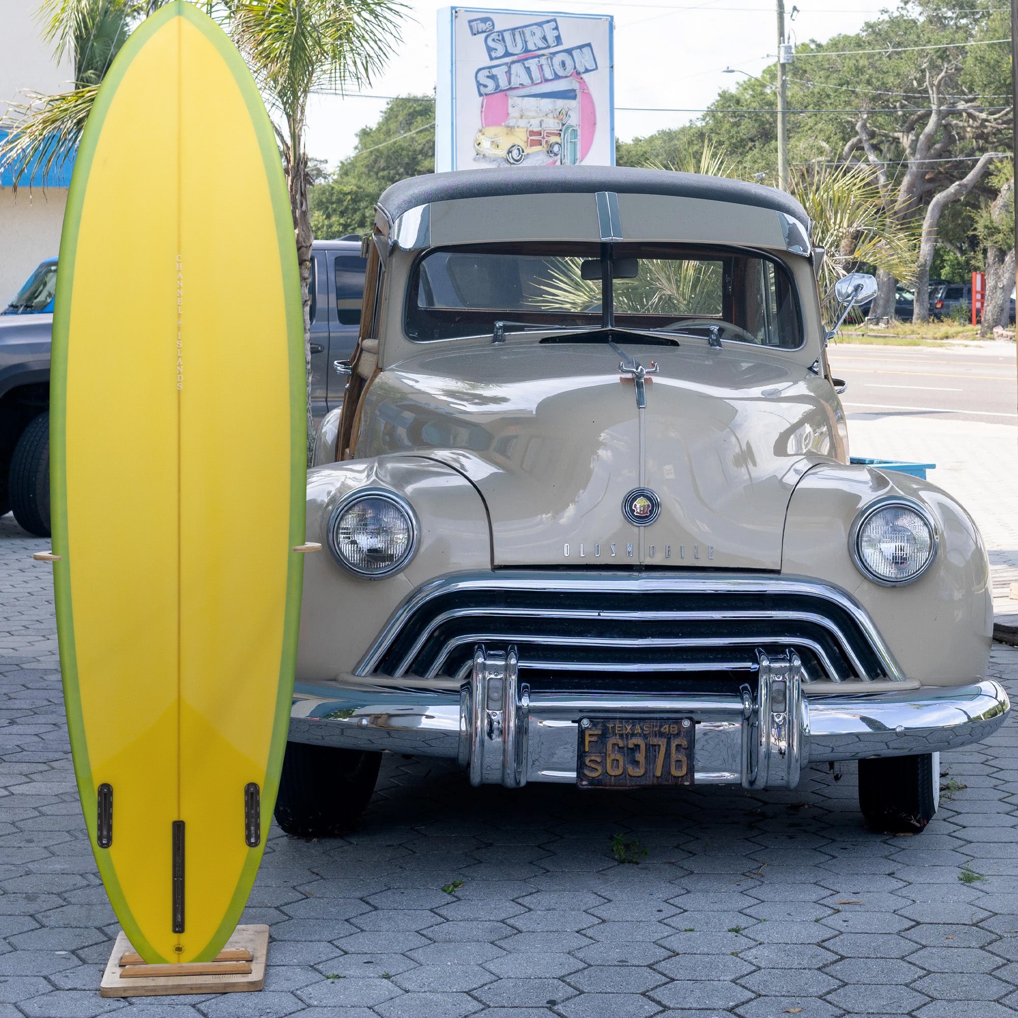 Channel Islands CI Mid PU/Poly 7'6 Surfboard - Futures