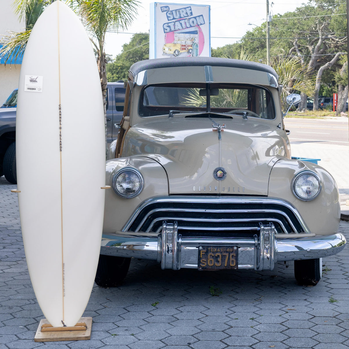 Channel Islands CI Mid Twin 6'7 Surfboard - Futures