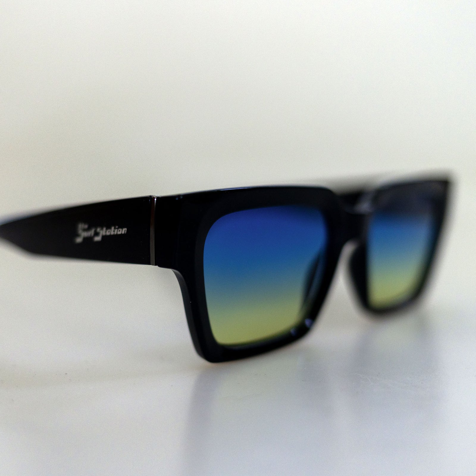 Surf Station Copacabana  Women's Polarized Sunglasses - Black