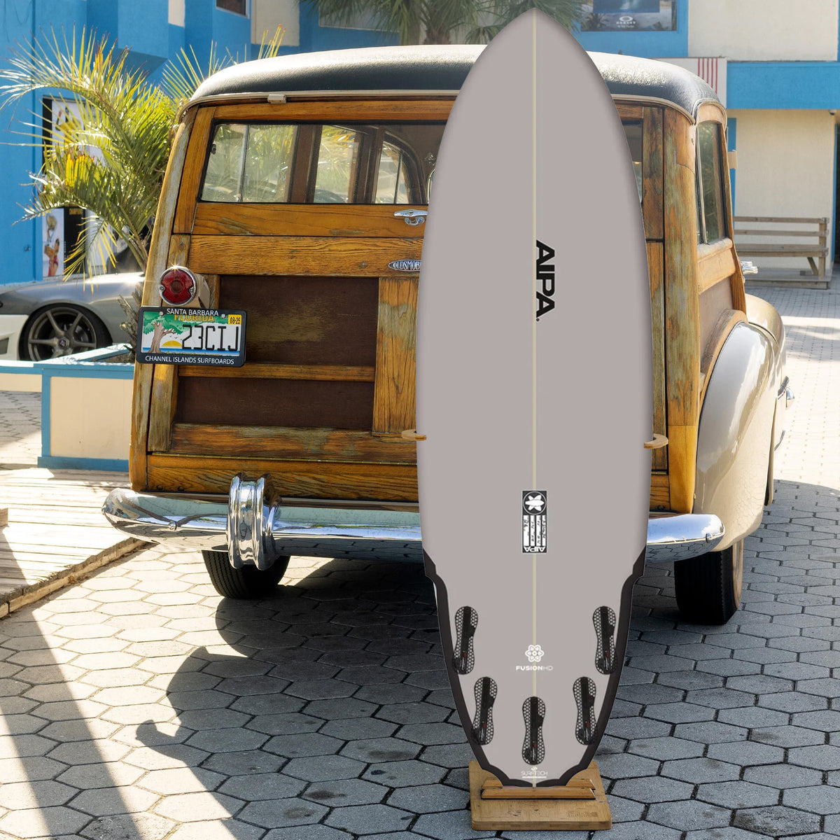 Aipa Wrecking Ball Fusion HD 5'10 Surfboard - FCS II