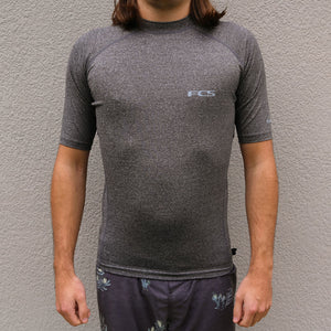 FCS Essential Men's S/S Rashguard - Heather Grey