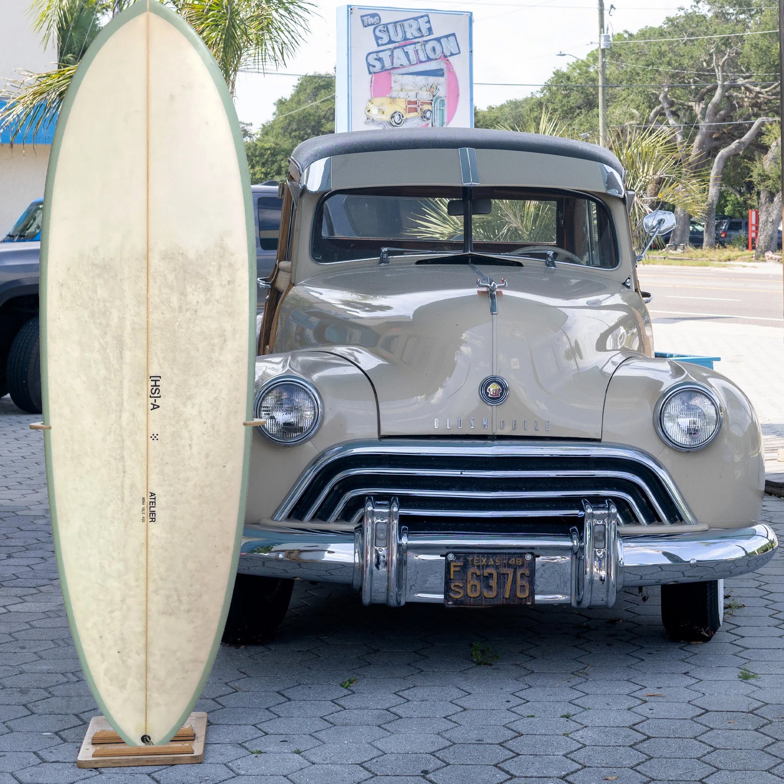 Atelier 6'4 Consignment Surfboard - Futures