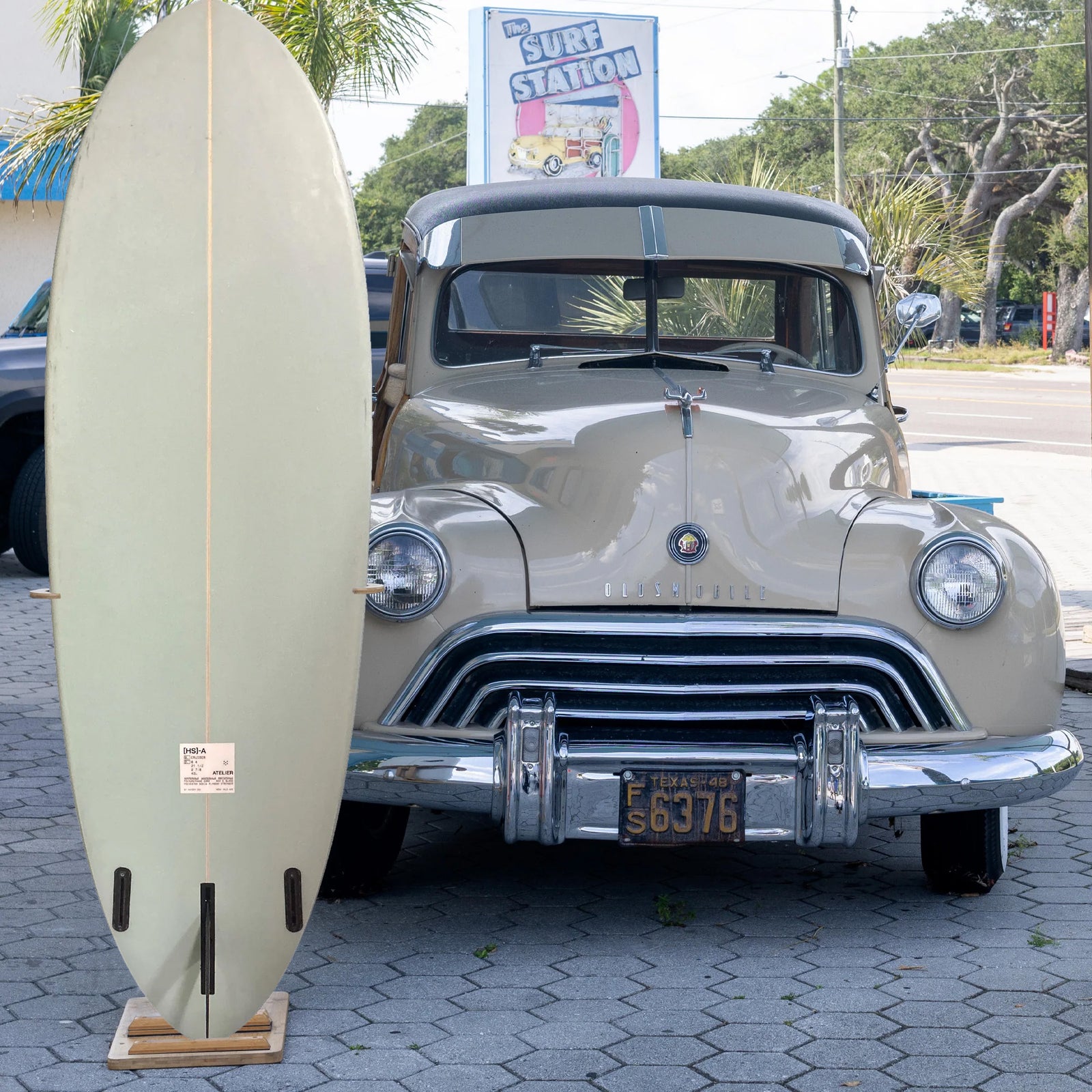 Atelier 6'4 Consignment Surfboard - Futures