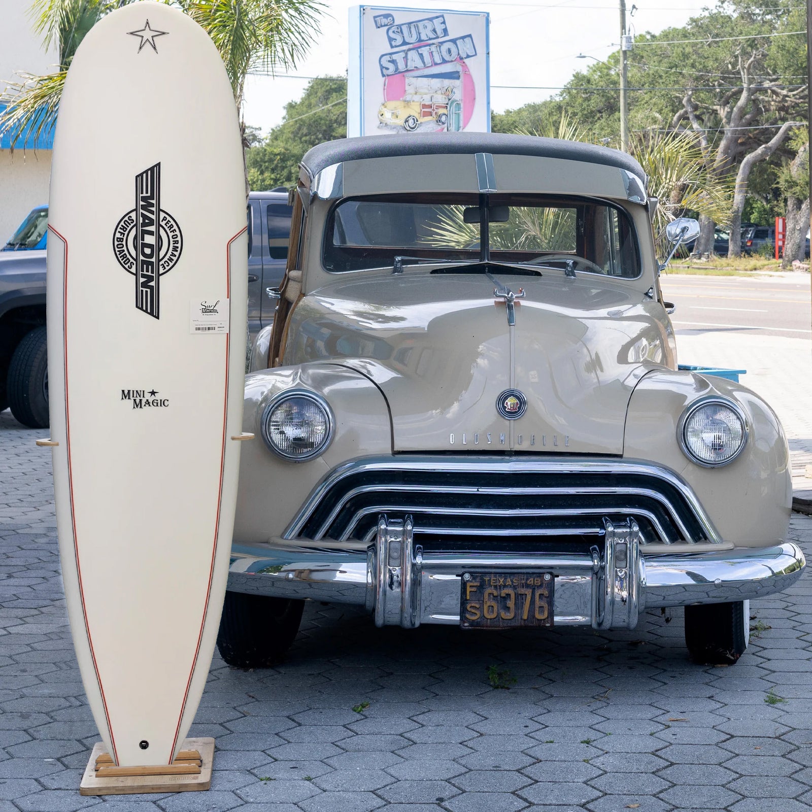 Walden Mini Magic Dual-Core 6'8 Surfboard - Futures