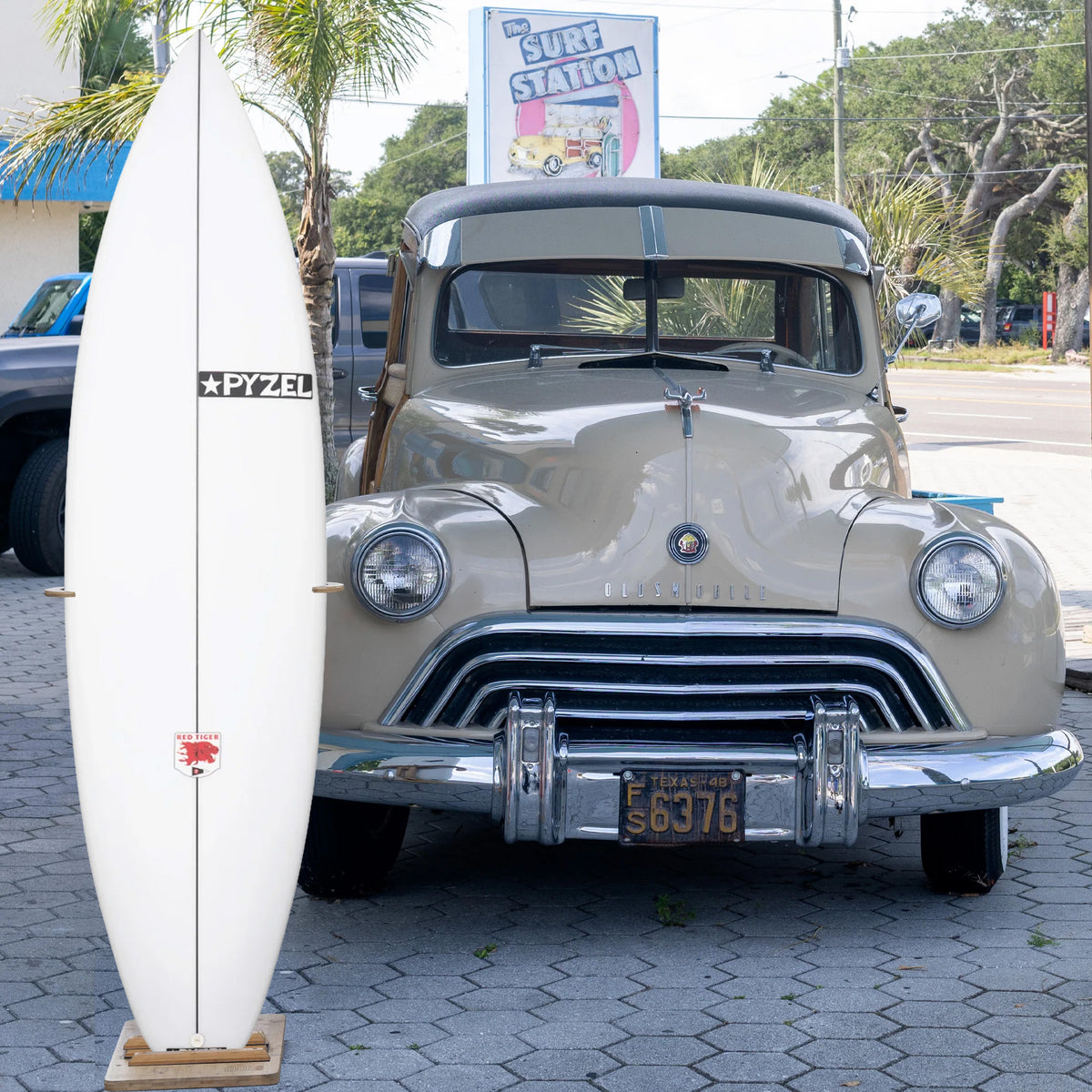 Pyzel Red Tiger PU/Poly 5'10 Surfboard - Futures