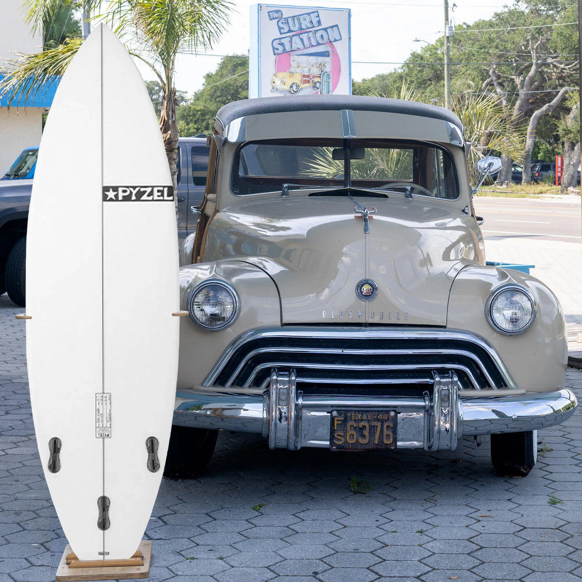 Pyzel Red Tiger PU/Poly 5'9 Surfboard - FCS II