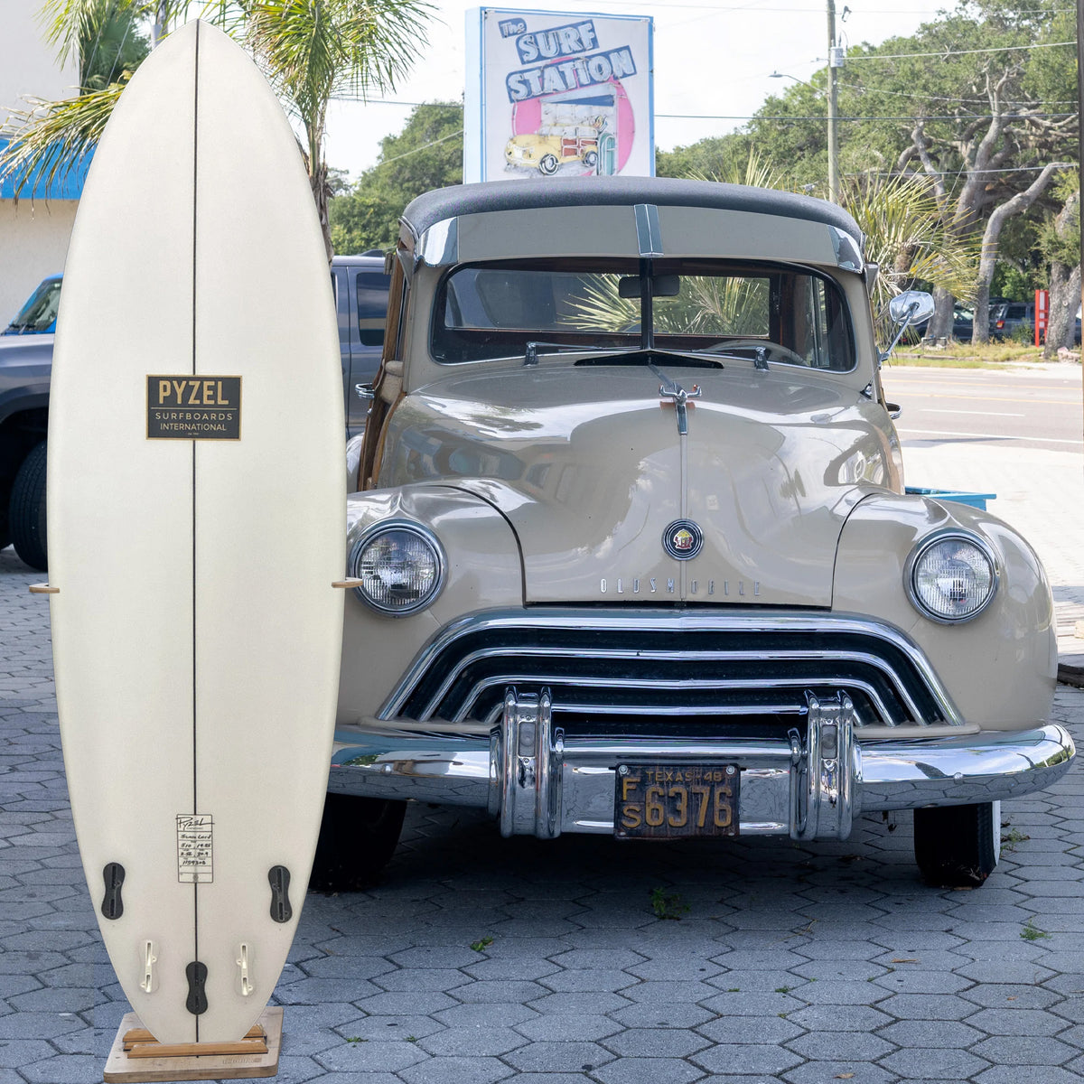 Pyzel Score Lord PU/Poly 5'10 Surfboard - FCS II