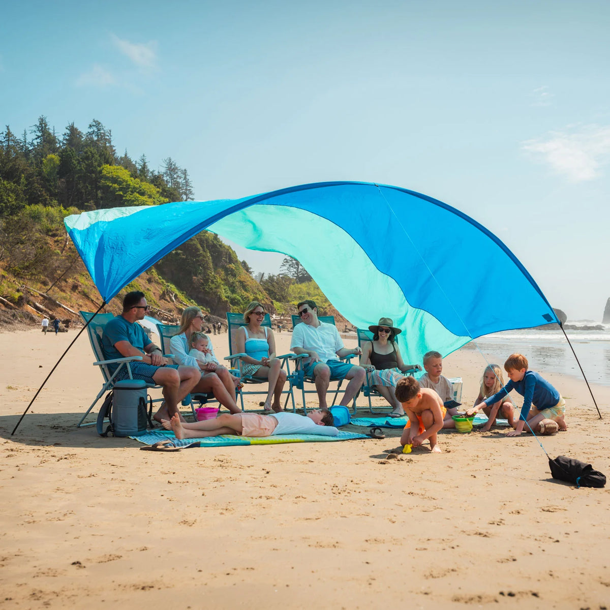 SHIBUMI Shade Classic Beach Tent with Wind Assist - Ocean