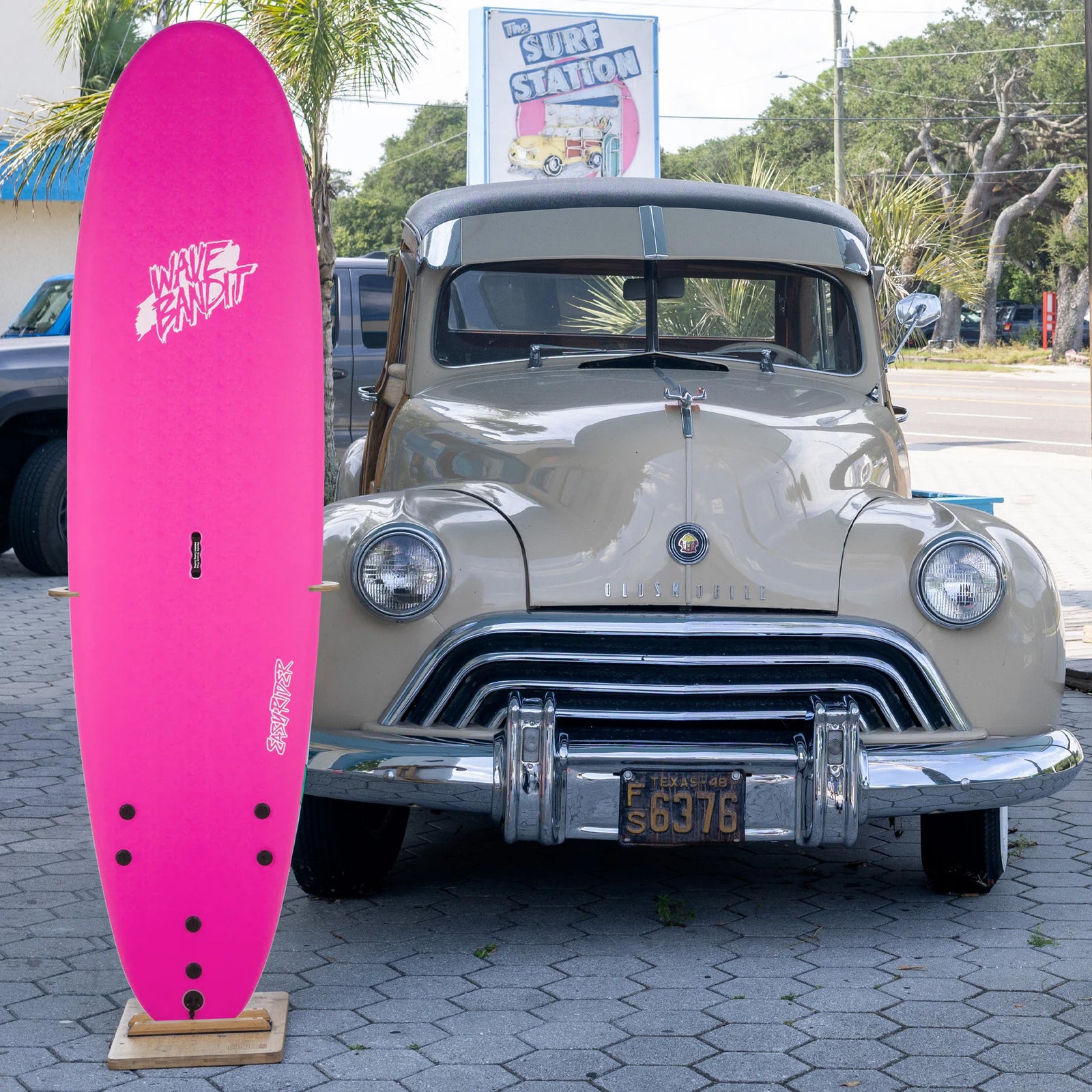 Catch Surf Wave Bandit EZ Rider 7'0 Soft Surfboard - Pink/White Bolts